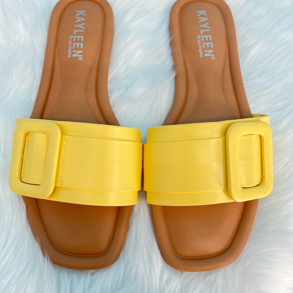 Yellow Sandals with Textured Strap and Tan Footbed